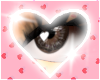 Heart eyes e (brown)