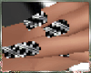 BLACK & WHITE NAILS