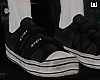 w. Black Sneakers