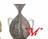 *M*vase antique