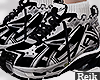 ᴿ shoes running black