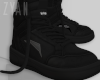 sk. black sneakers