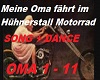 OMA faehrt Motorrad