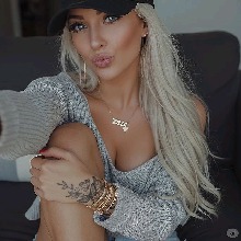 Guest_Loredana236