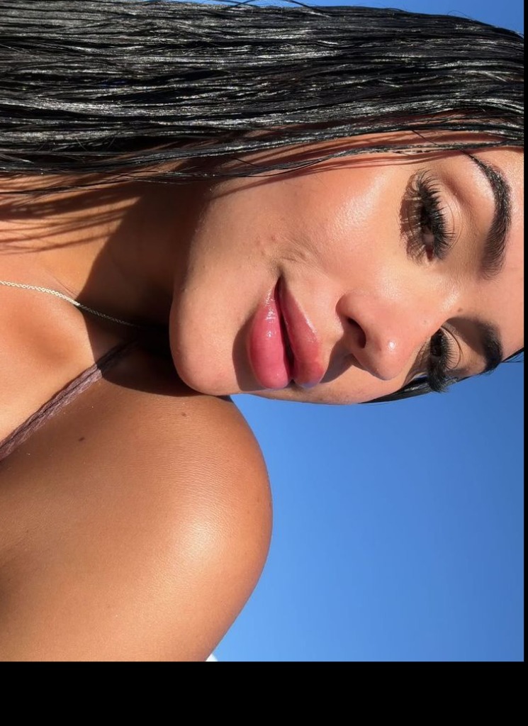 Guest_Claraxzx3