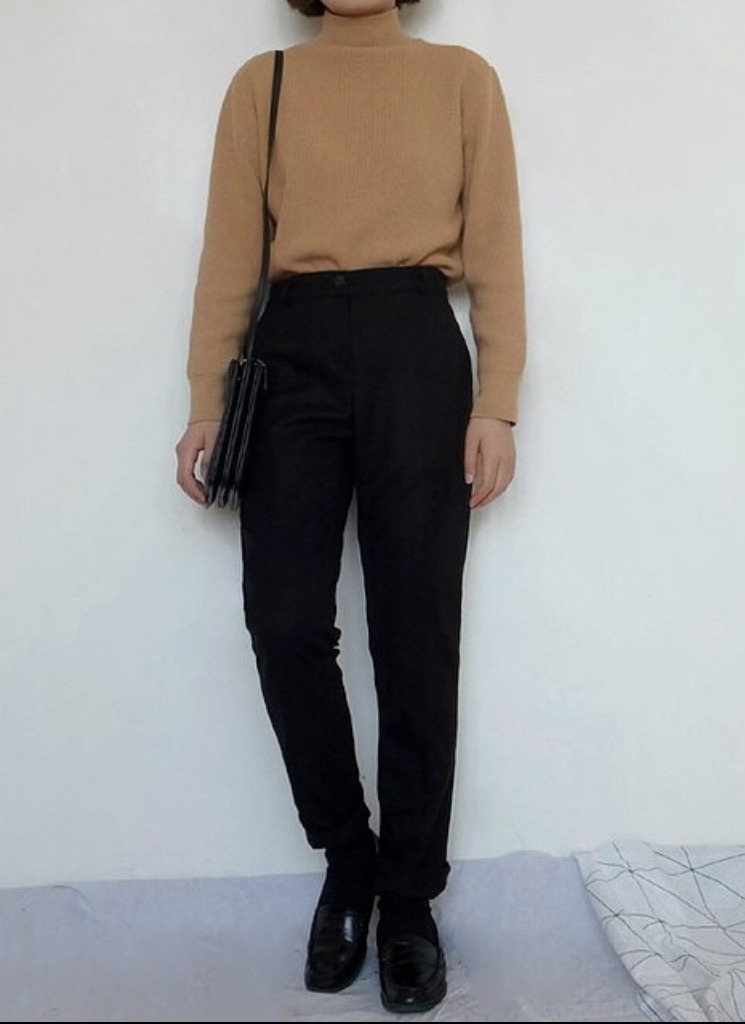 Boring clothes. Корейский Минимализм в одежде. Минимализм стиль одежды Корея. Korean Fashion Black Pants. Aesthetic outfit Turtleneck.