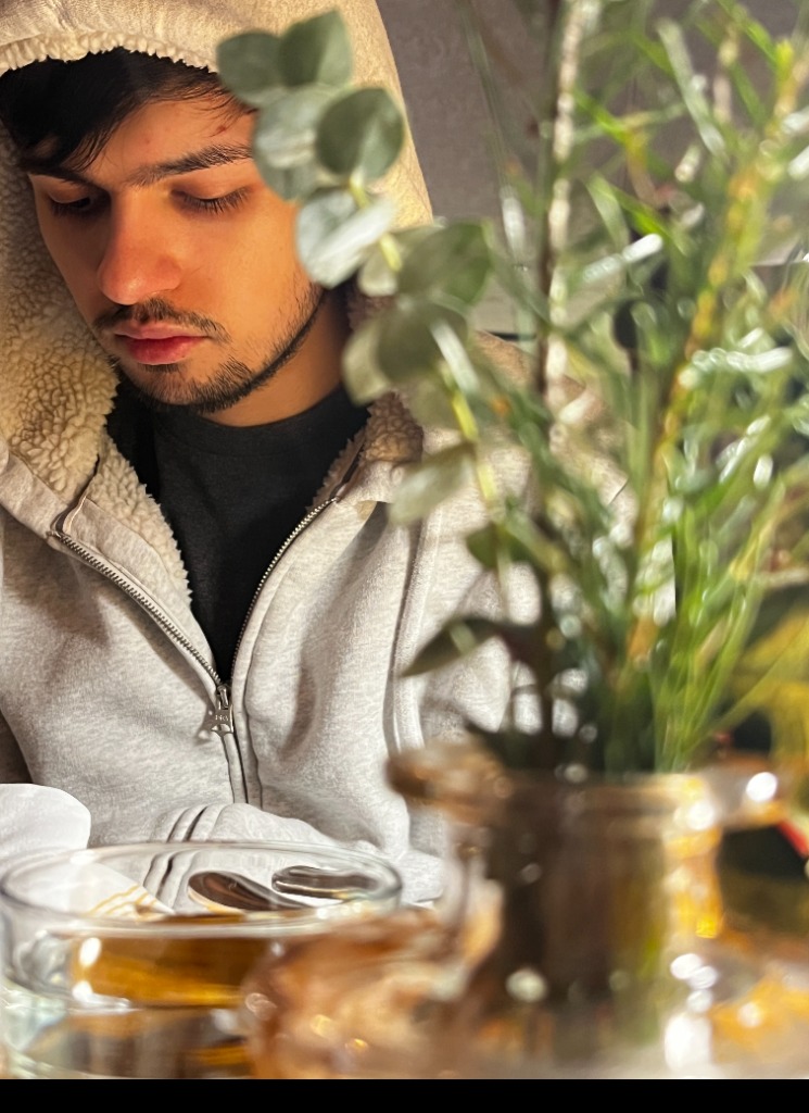 Guest_Avey15
