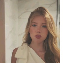 Guest_ADRIELE898